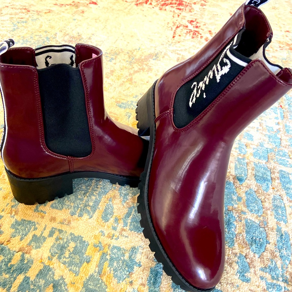 Juicy Couture One-Up Women's Heeled Chelsea Boots.